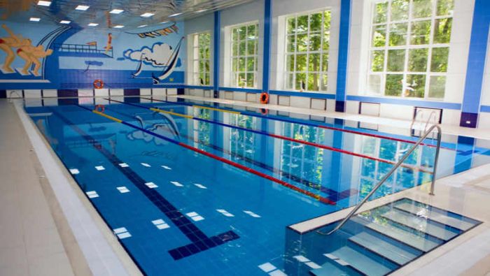 Schwimmbadbetreuung.